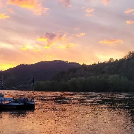 Grosse 2 Mit Bad Dusche Und Badewanne Holiday home Boppard