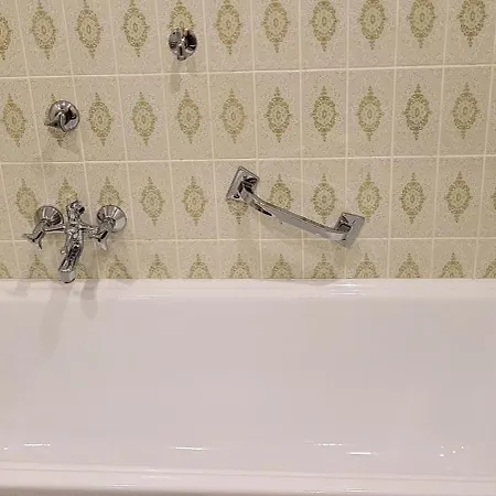 Grosse 2 Mit Bad Dusche Und Badewanne * 博帕德