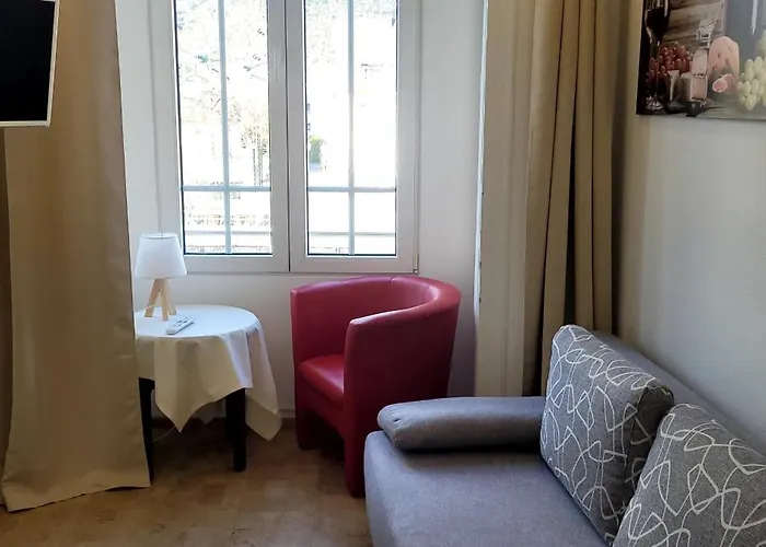 Grosse 2 Mit Bad Dusche Und Badewanne * ボッパルト