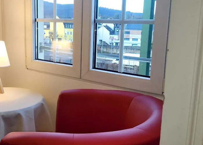 Grosse 2 Mit Bad Dusche Und Badewanne ボッパルト